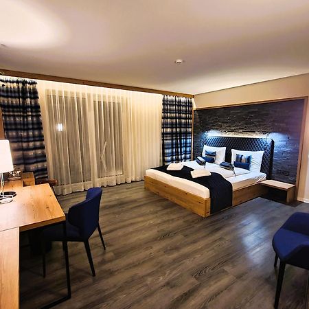 Privat & Boutique Hotel Plauer See Fuenfseen ภายนอก รูปภาพ